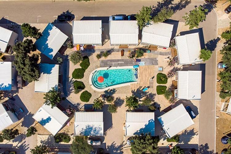 Mobile Home Mediteran Superior By The Pool In Caravan Park Strasko, Novalja Eksteriør bilde